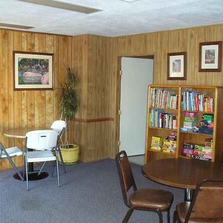 Lake Minden Camping Resort Cottage 2 Nicolaus Exterior photo